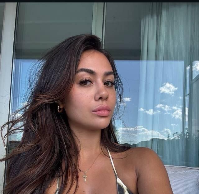 Hey I’m available let have Some Freaky and kinky fun