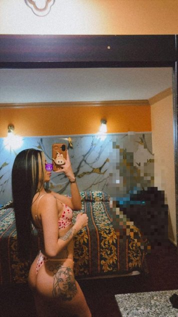 Sexy slim latina Colombian