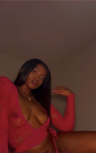 Cum see what the fuss is about🤫🍫