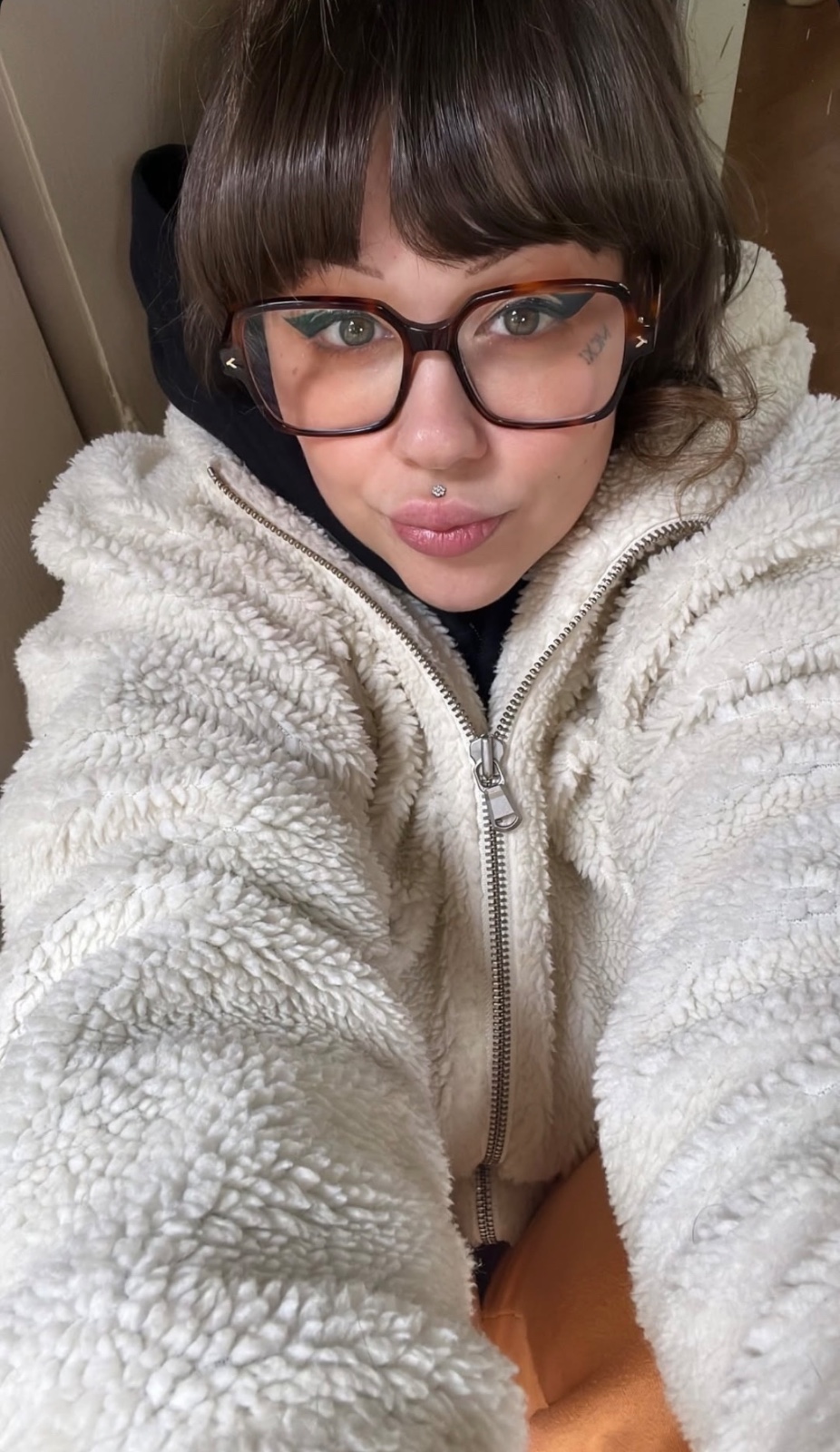 HMU I’m available for all fun