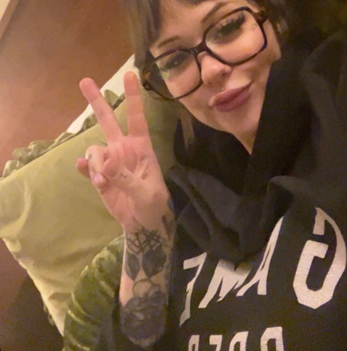 HMU I’m available for all fun