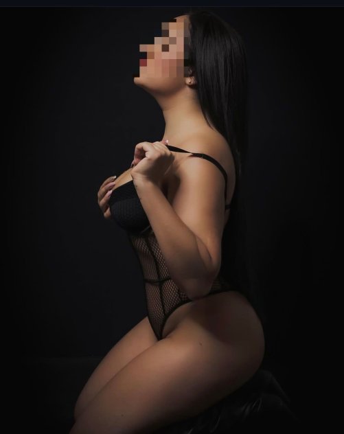 Sweet, confident, and a little mysterious.