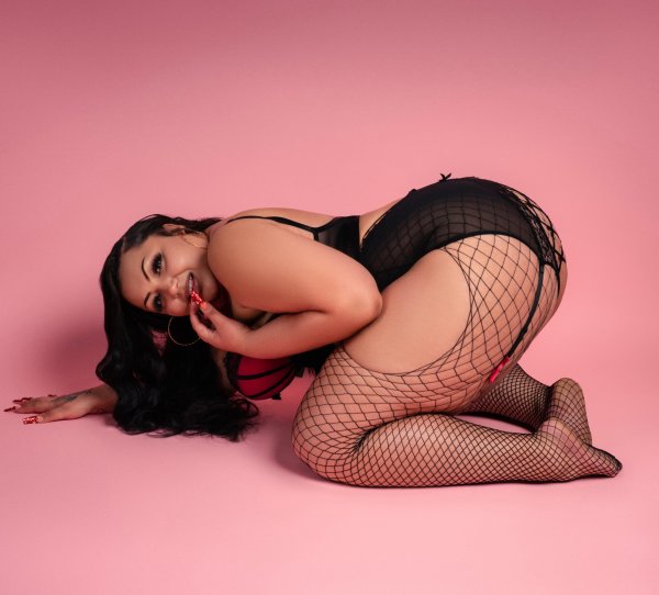 LET ME TREAT YOU RIGHT TONIGHT❣️