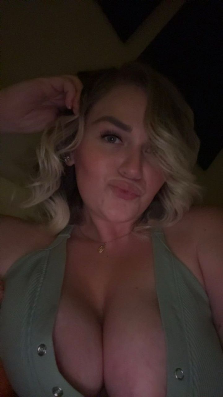 MY WET 💦💦 **** IS READY TO TAKE IN SOME GOOD HARD COCK THAT WANT SOME JUICES I OFFER "INCALL AND O