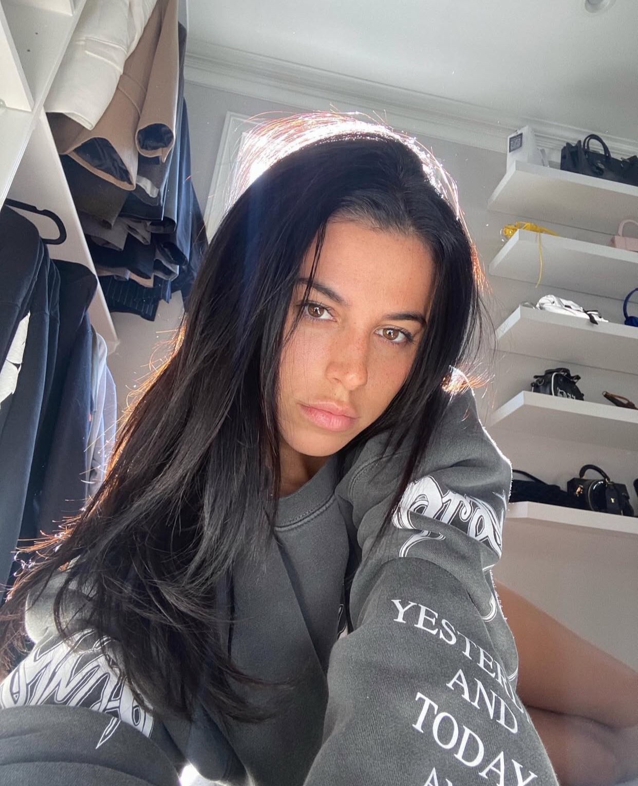 HIT ME UP FOR FUN ANYTIME AVAILABLES PARTY FAVORS 💋💋😋🥵