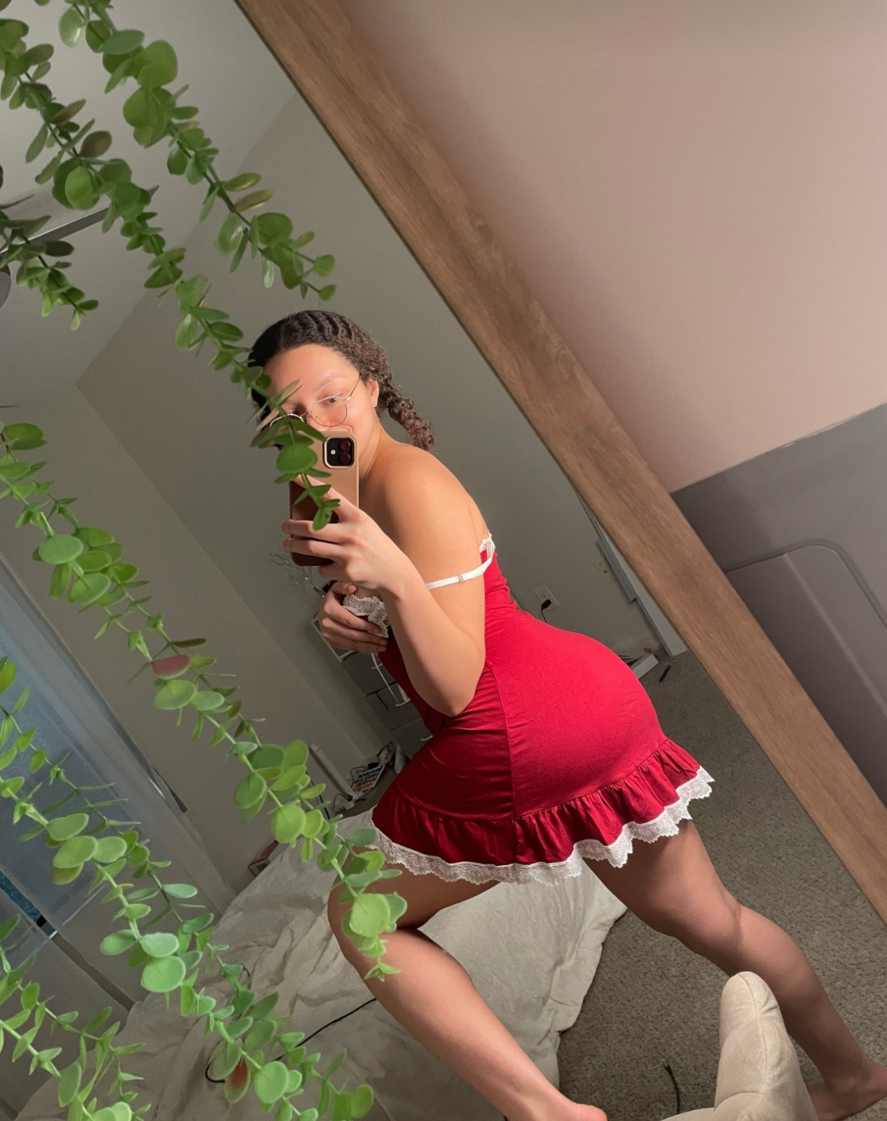 Escorts available for hookup service