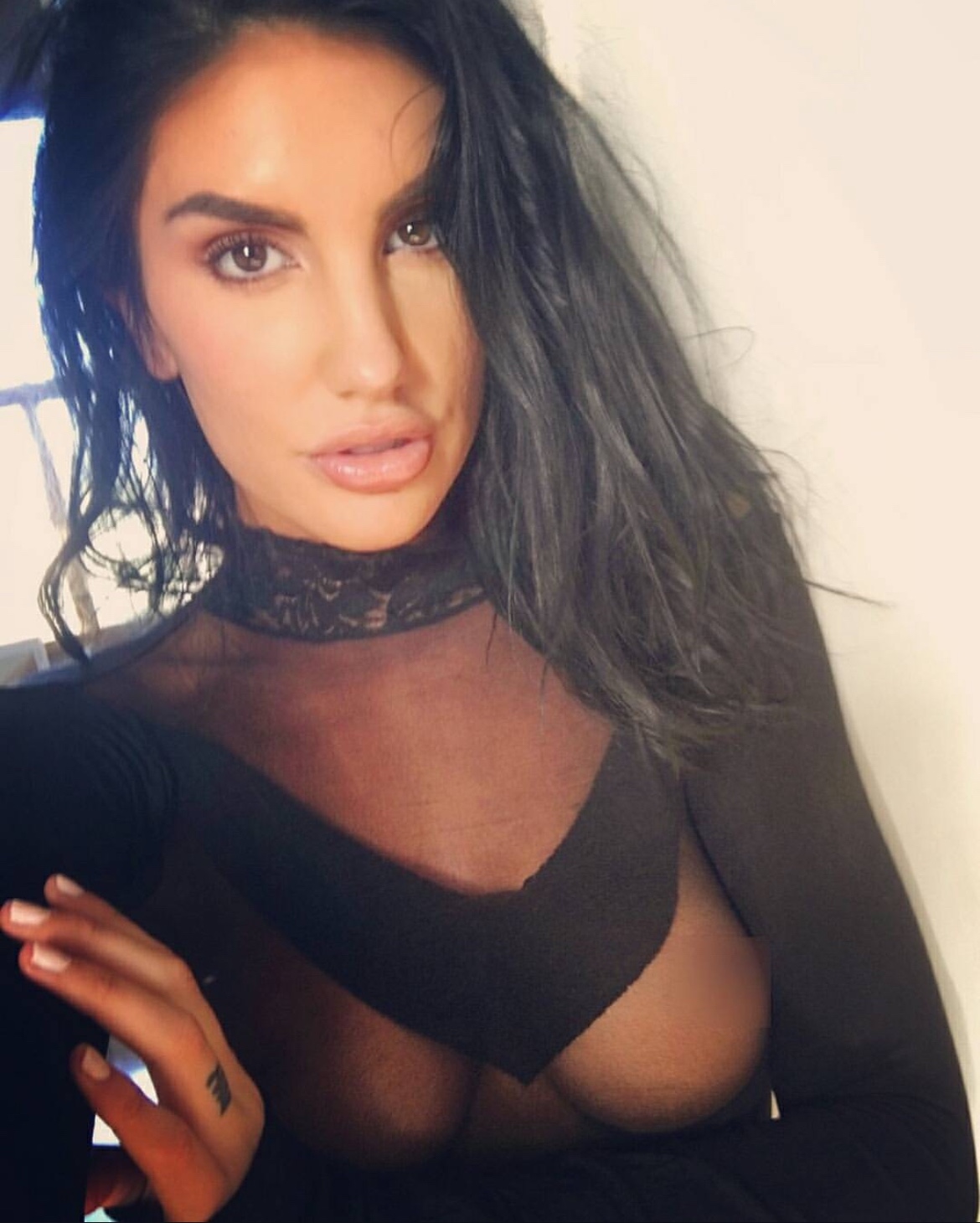 I AM A HOT GIRL WITH CLEAN PUSSY AND TITSA 420 FRIENDLY ,READY 🍑TO FUCK HARDER 100 SUCK, SENSUAL