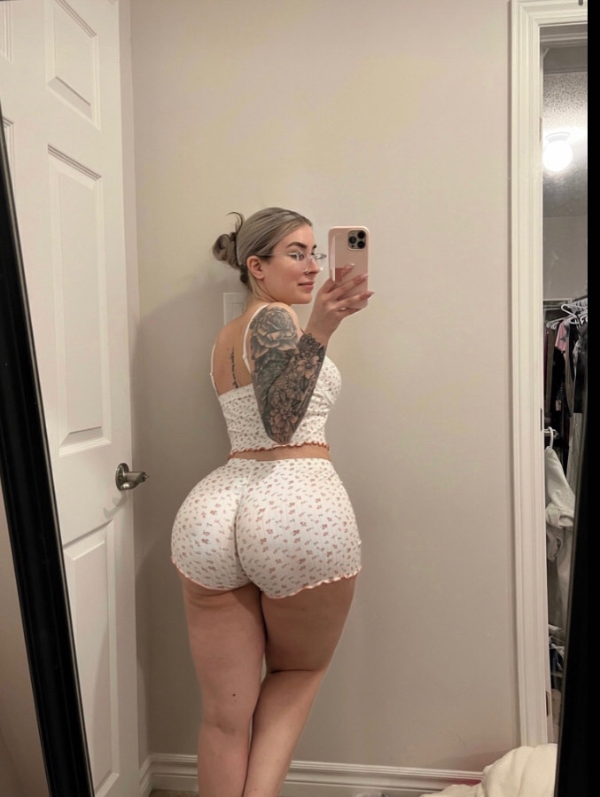 Are you looking for an Escort (I'm Available) hit me up…