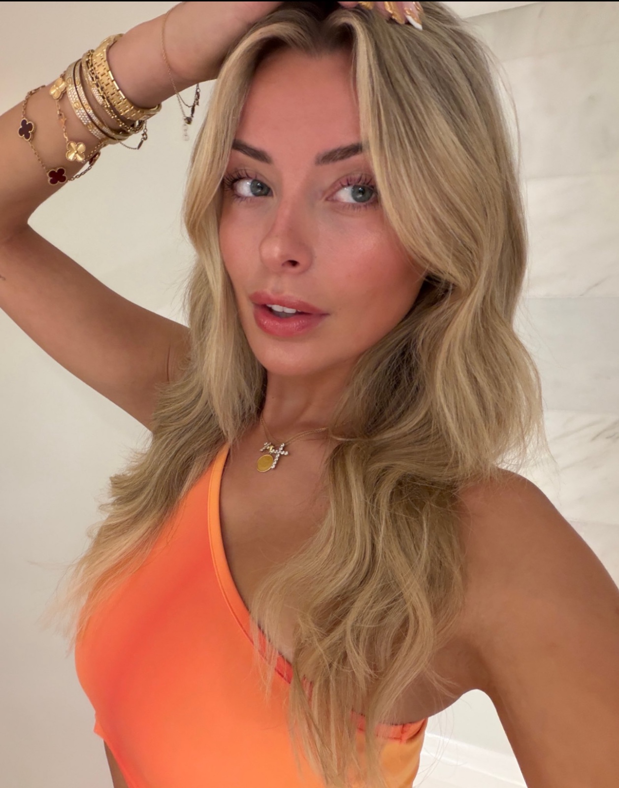 I’m available for both incall and out call 309-501-1790