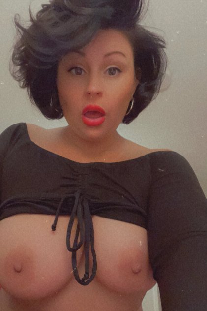 ✨S✨T✨U✨N✨N✨I✨N✨G✨