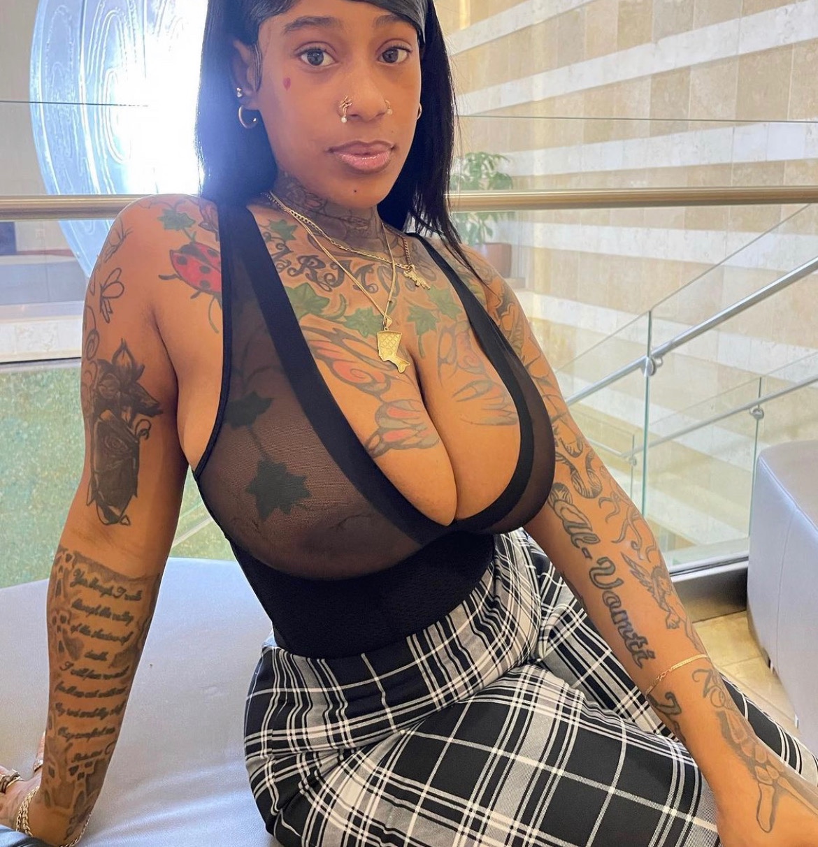 AVAILABLE FOR HOOKUP HMU 🤙🏾👅😈🥰