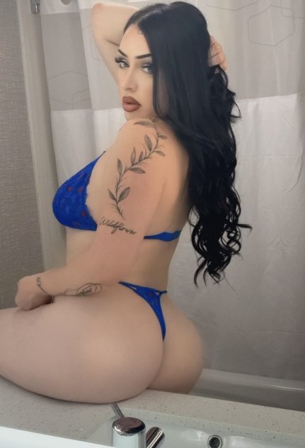 5’5 German American Temptress 🩷🏆