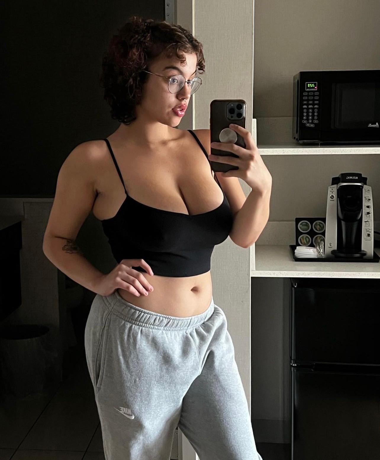 Am a matured lady down for meetup text me 1 (609) 621-8903