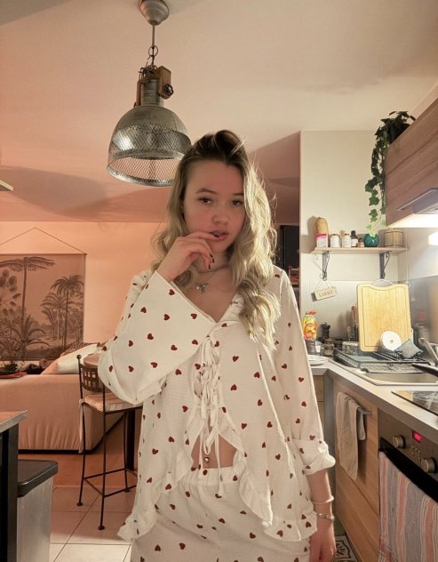 All holes available for hookup