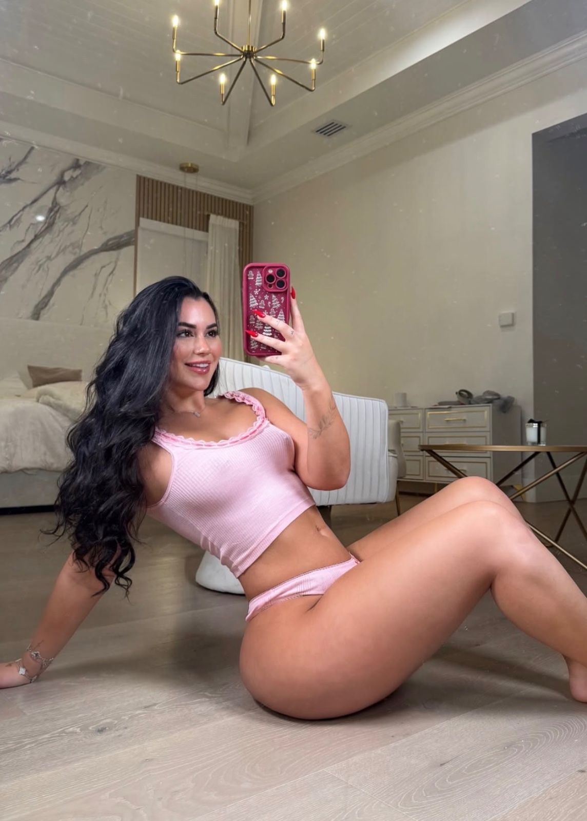 I’M Jade 👅🍆🍑💦 MY WET  💦💦** IS READY TO TAKE IN SOME GOOD HARD COCK THAT WANT SOME JUICE 👅🍆