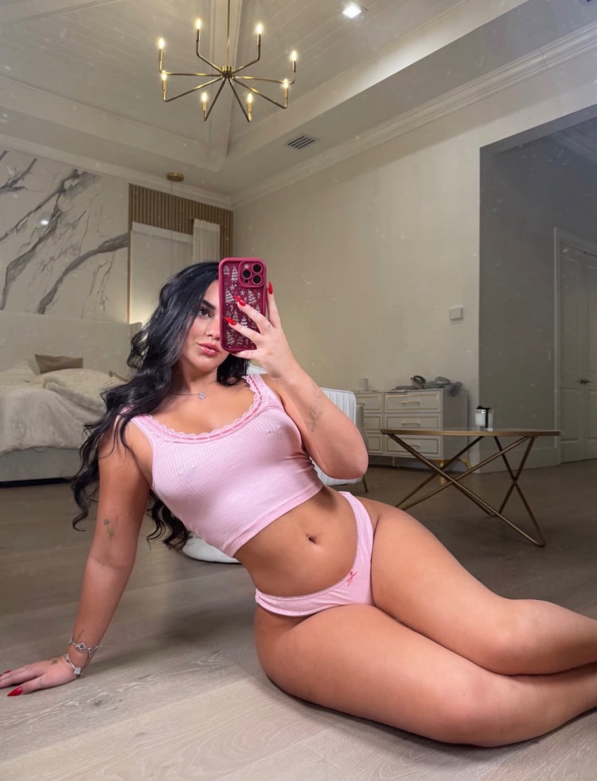 I’M Jade 👅🍆🍑💦 MY WET  💦💦** IS READY TO TAKE IN SOME GOOD HARD COCK THAT WANT SOME JUICE 👅🍆🍑