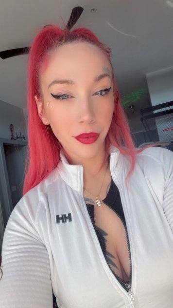 It’s better where it’s wetter. You had the rest, cum get the best🥵🌟