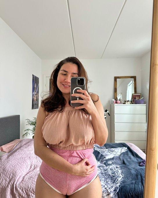 I offer affordable massage with sex I’m professional discreet and genuine