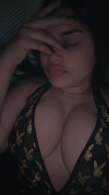Hola amor, estoy disponible para ti 💦