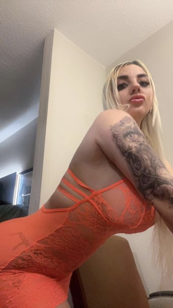 Hot and Sweet delicious Venezuelan girl