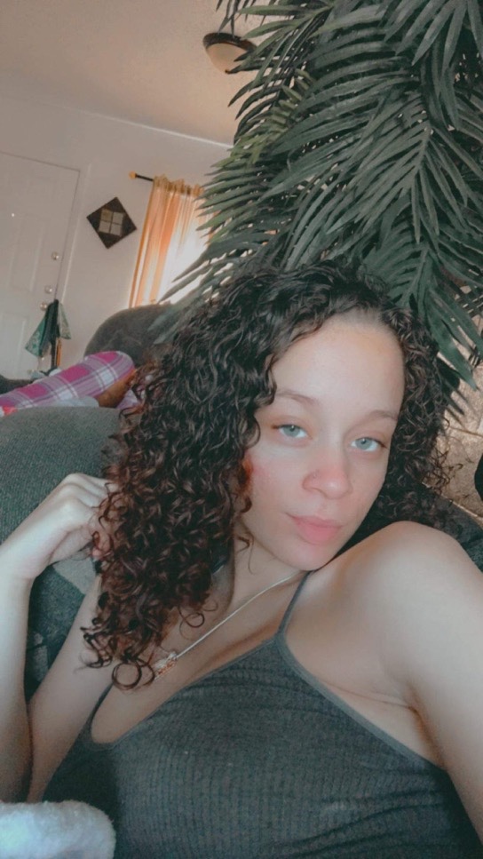 Hey 🥶😍👋 I sell all kinds of party 🎉 favors 🧊 ❄️ hookup,massages