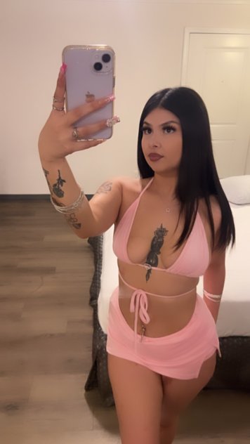 Hot Latina mommy