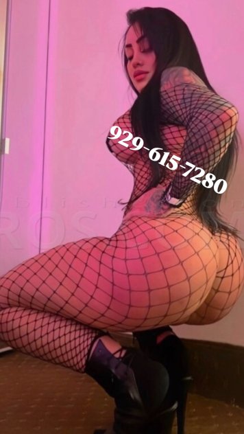 Soy Jimena colombiana Estoy en este lugar de visita ven a divertirte