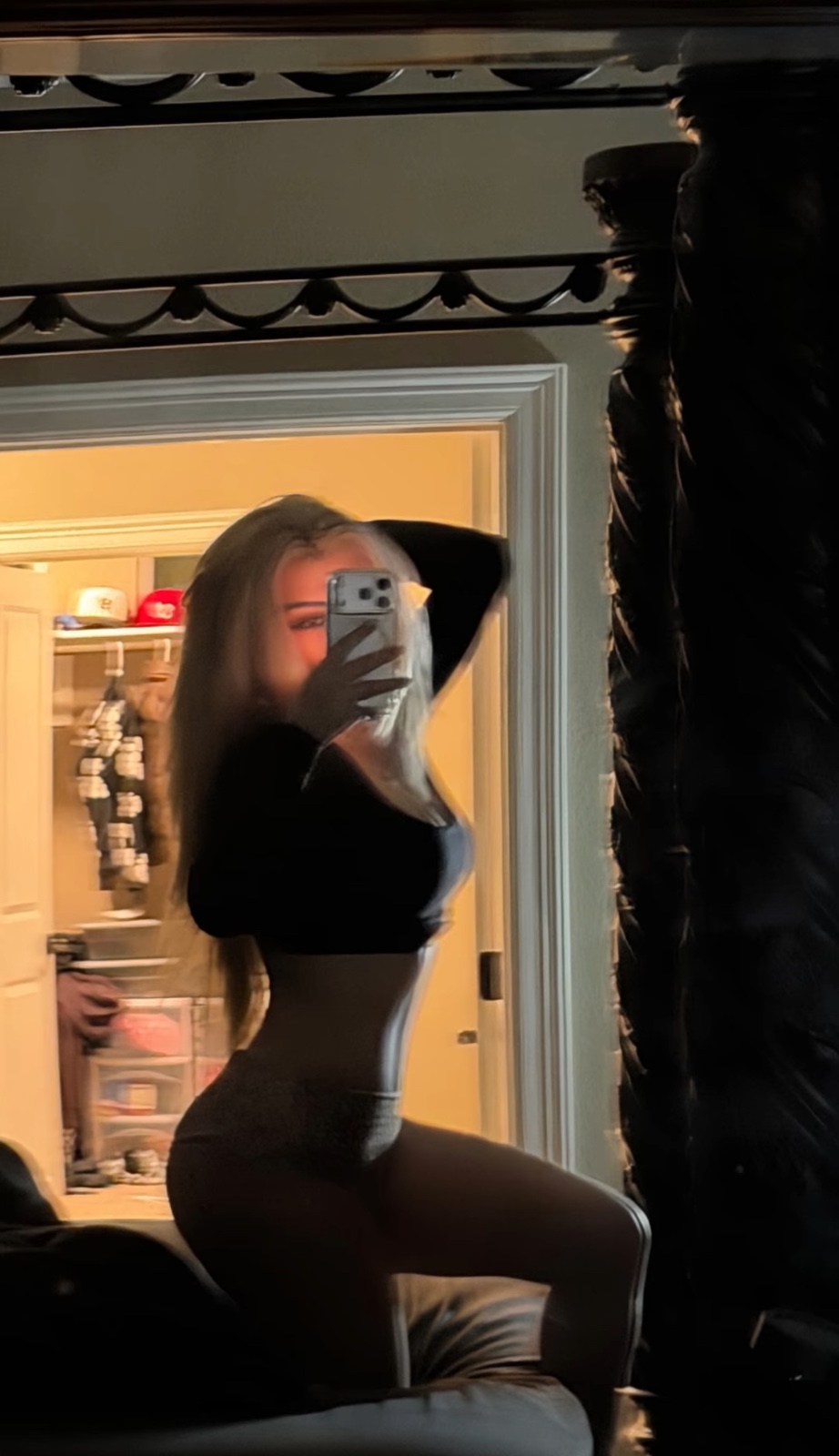 I’ll satisfy you with my full service such as anal, creamy pie, blowjob, oral, bareback, and massage