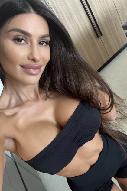 HOT 🥵 GIRL IN TOWN AVAILABLE FOR 😍BOTH INCALL 🥀🥰🥵AND OUTCALL💦