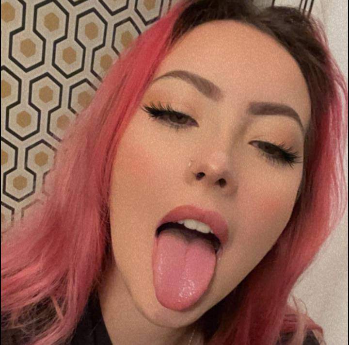 Hello Hunnay, I'm available for all incall and outcall services 😈