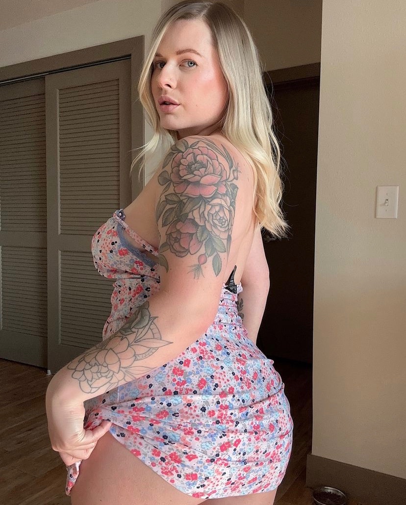 HMU for Hookup and contents 🍑💦🍆 Text +13472286569