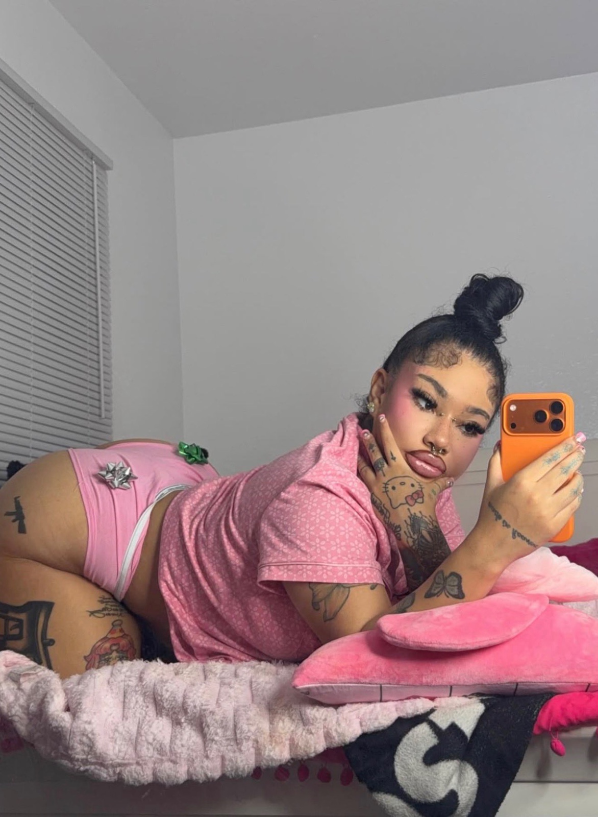 I’m available for hooking up services and online services