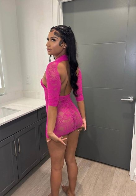 Your favorite tease 😘💦🍭🤩