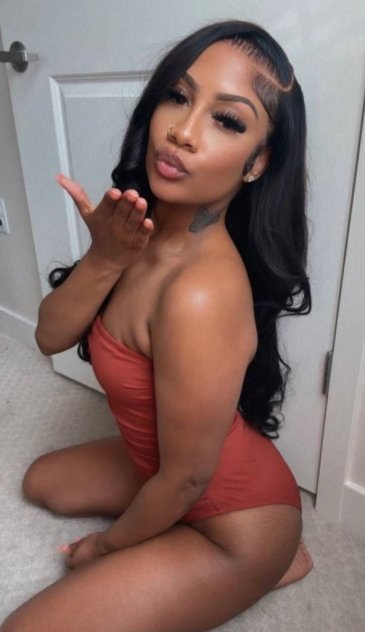 Your favorite tease 😘💦🍭🤩