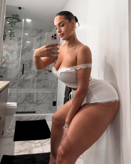 I’m available for hookup both Incall and outcall