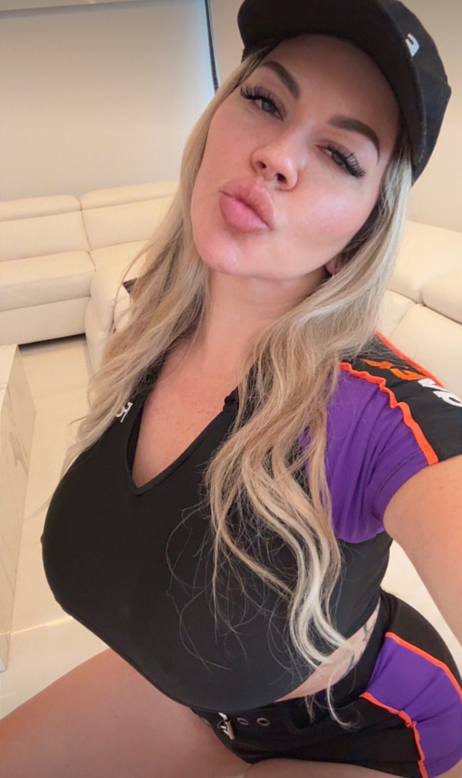 I’M DOWN FOR ALL KIND OF S E X HOOK-UP  I want your diC K INSIDE MY WET P U S S Y💦🍑so much fun 🍆(