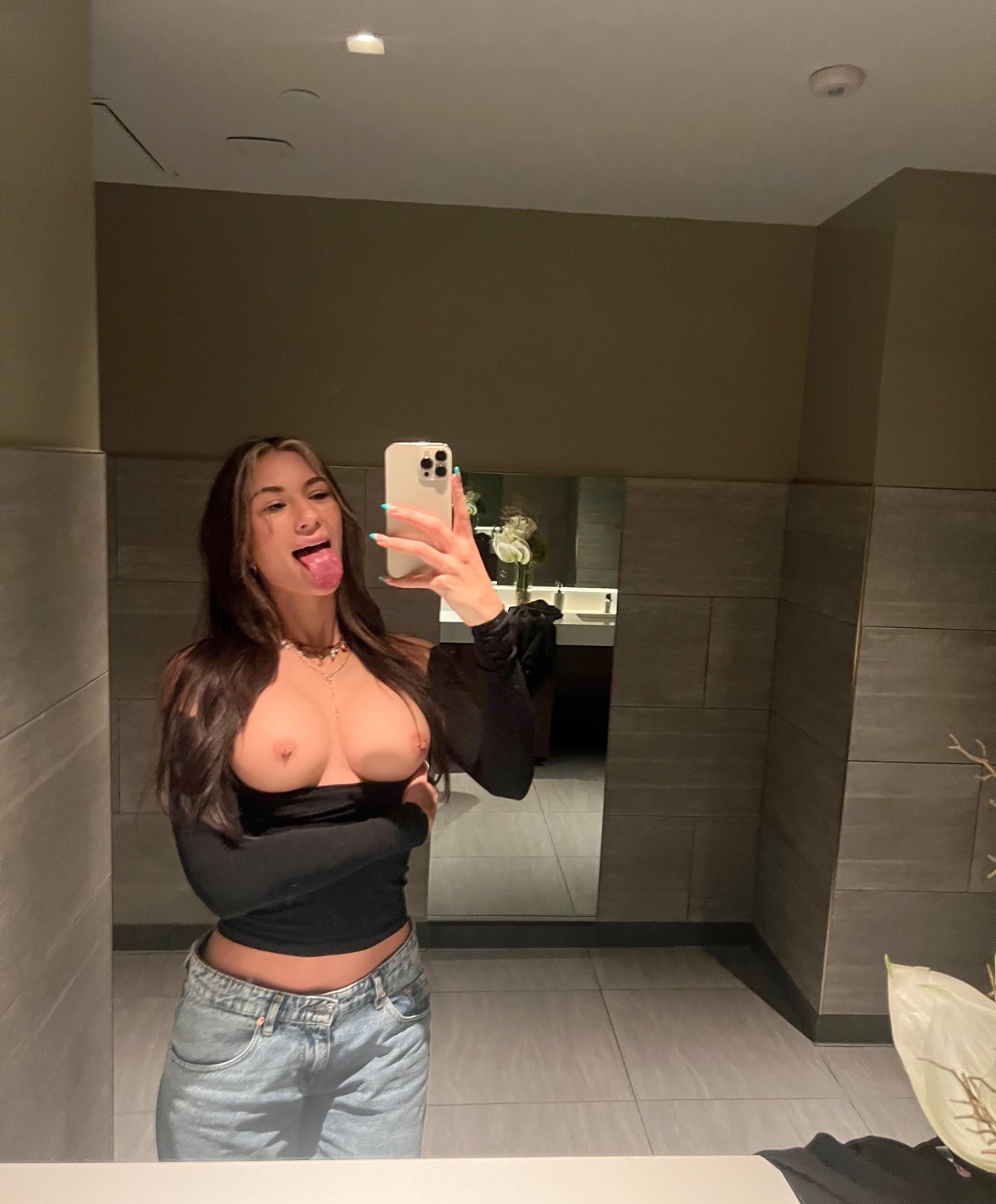escorts