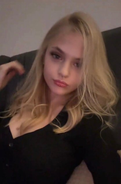 I’m available for FaceTime fun and I’m sell my hot video and in or out