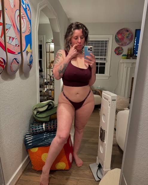 I’m available for you baby. You’d get the best fun you can ever imagine. Premium services over here