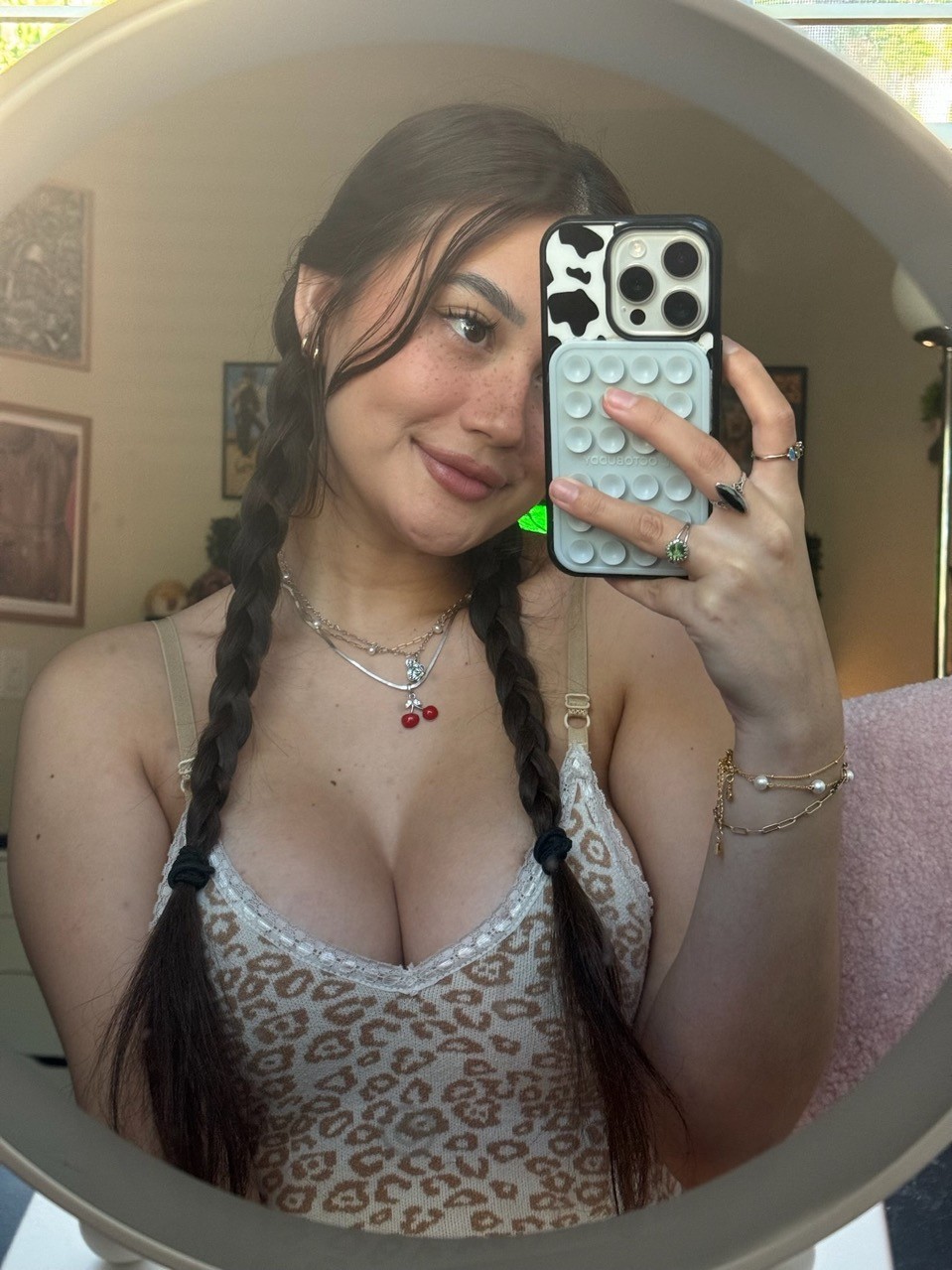 Offering relaxing massage sessions, car meets, and exclusive girlfriend experiences 💕 Message me to