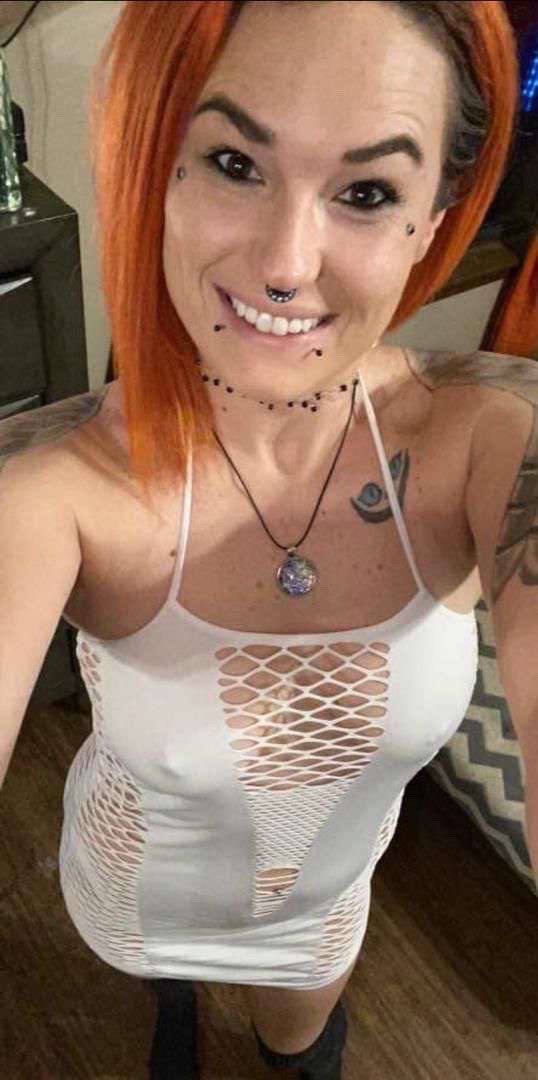 Sandy Tee available for hookup and massages