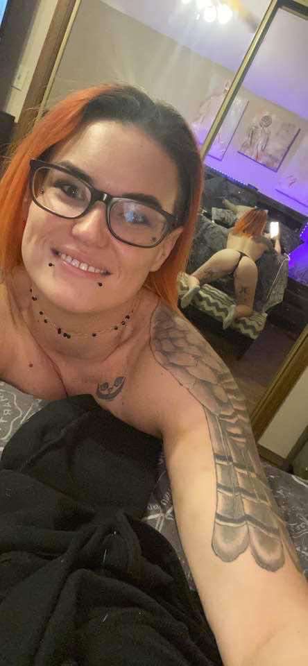 Sandy Tee available for hookup and massages