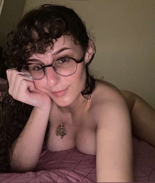 I offer affordable massage with sex i'm professional discreet and genuine