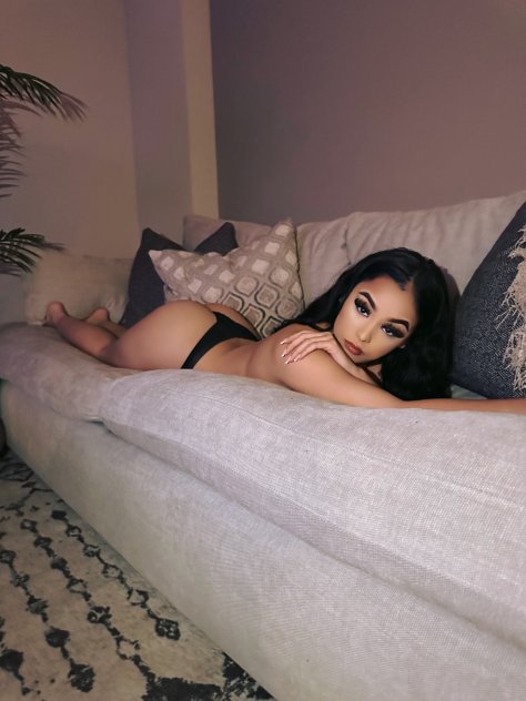 
Petite Mixed Exotic Babe💦💋
