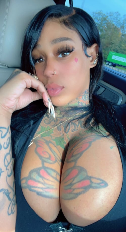 Available for wild fun & Fantasies. Reach out for incall n outcall menu