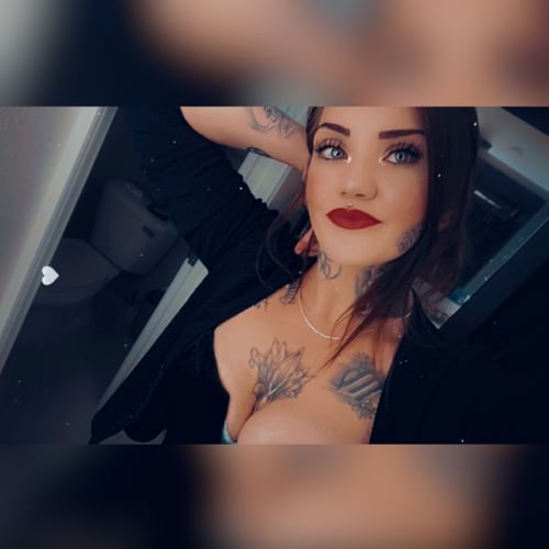 Thick, Tattooed, Sexy, Horny 25 Year Old 💦
