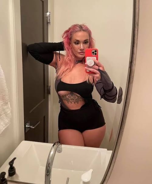 Hi I am a sexy and naughty lady Snapchat (anawisner) text +1 202-350-9176