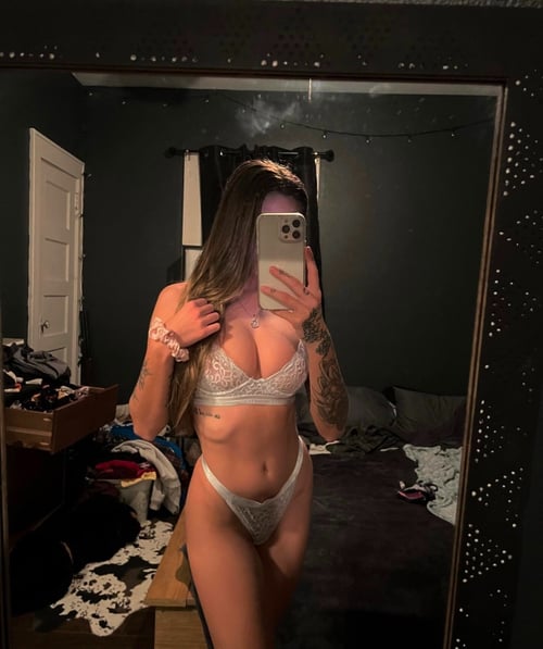 iM NEW JUICY, HOT🔥CREAMY 💦SEXY AND AVAILABLE TO SATISFY 🍆YOU COMPLETELY👅