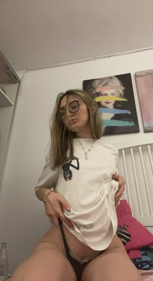 Hi I am sexy🌷 I will make you feel happy😘 Snap(gif_ty5) text +1 209-645-7626