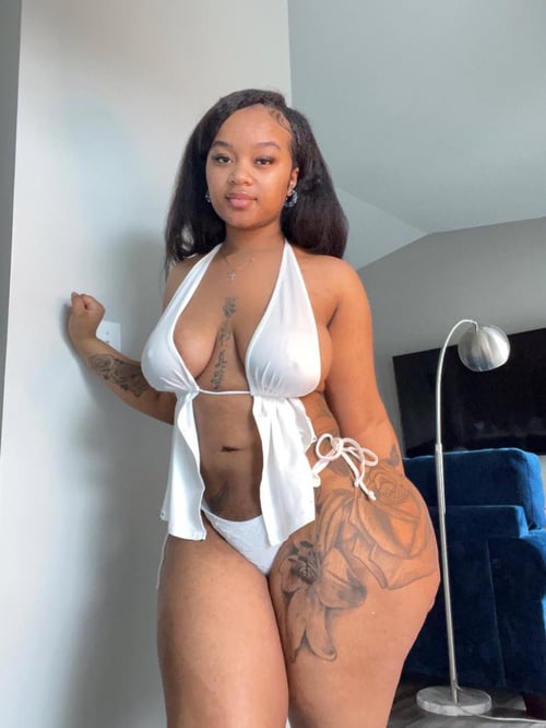 I’m available to meet and fuck